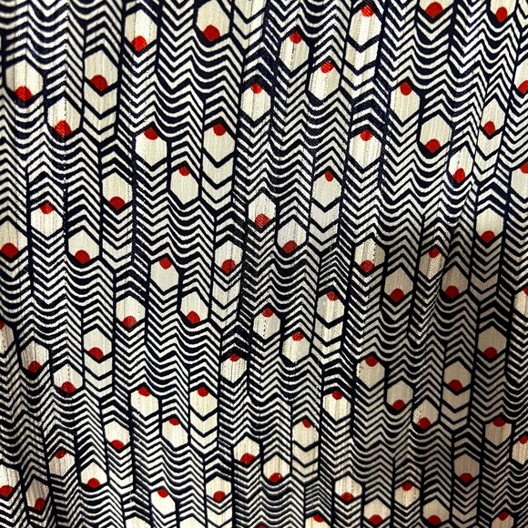 Roz & Ali feminine chevron print with dot and metallic thread top. # 27G - Picture 3 of 6